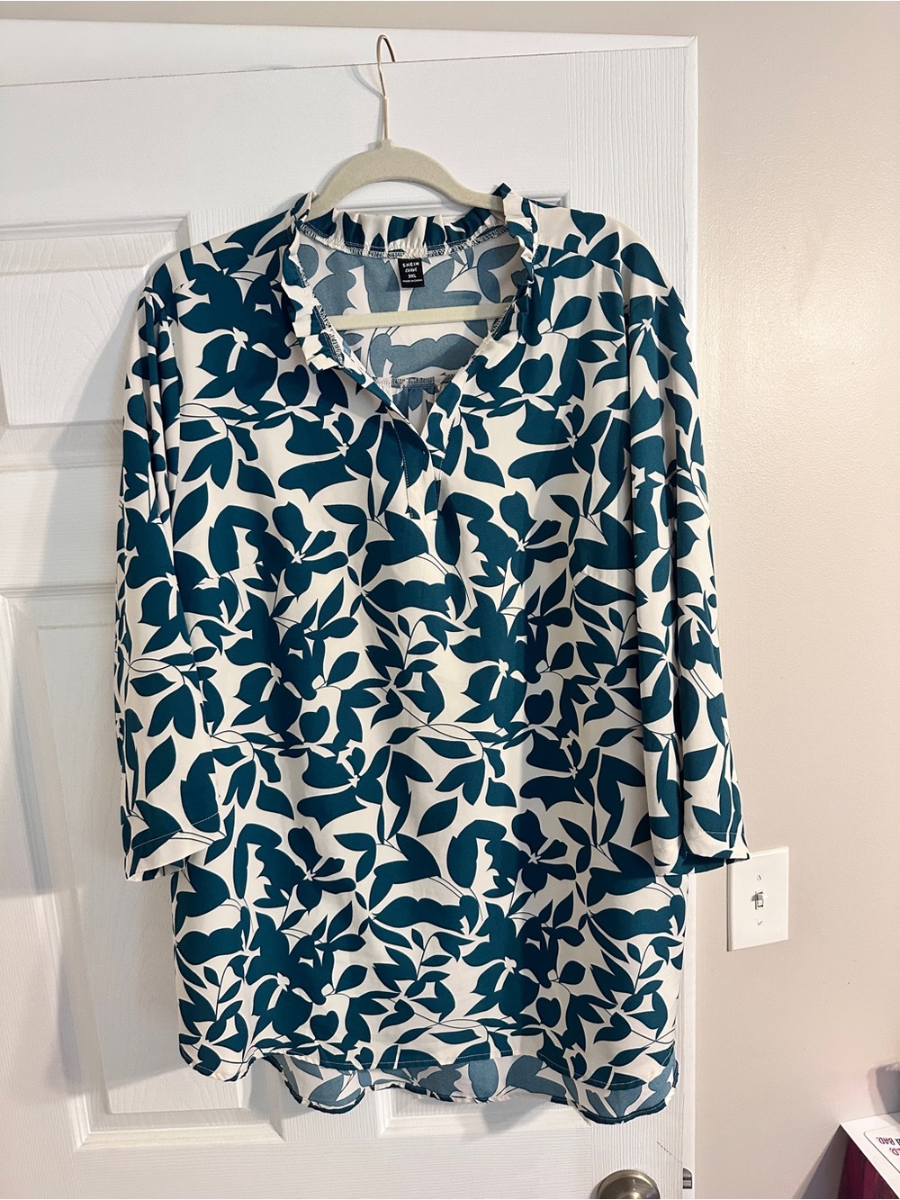 SHEIN Green and White Floral V-Neck Tunic